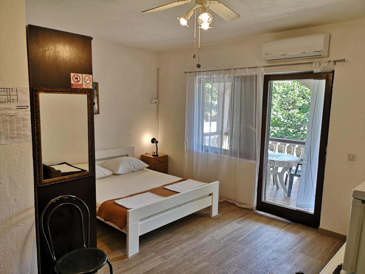 Apartments Mint Povljana - 50M From Sandy Beach Εξωτερικό φωτογραφία
